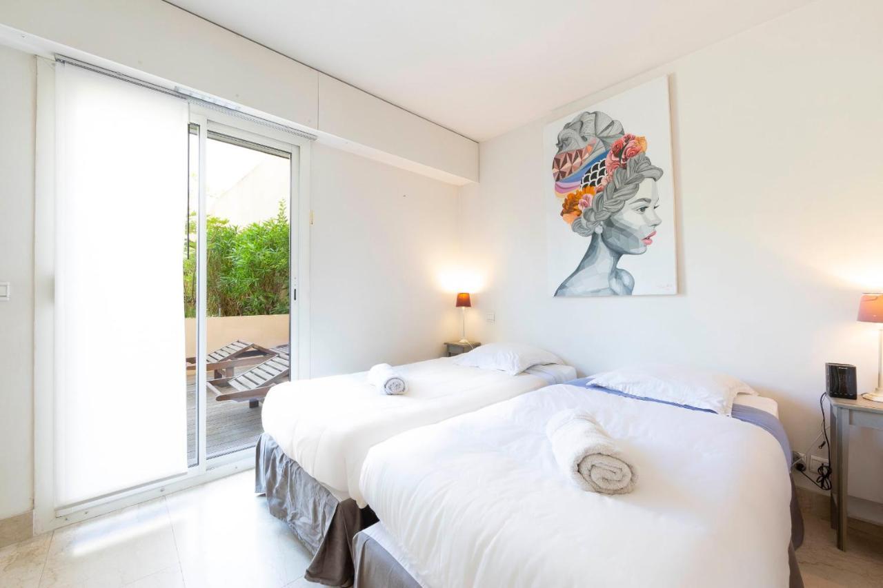 2 Bedrooms2 Bathroomsdouble Terrace & Garden In Palm Area