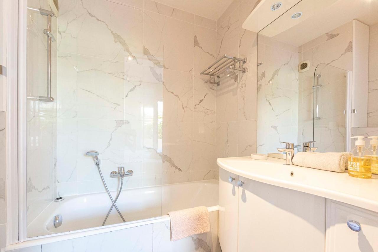 2 Bedrooms2 Bathroomsdouble Terrace & Garden In Palm Area