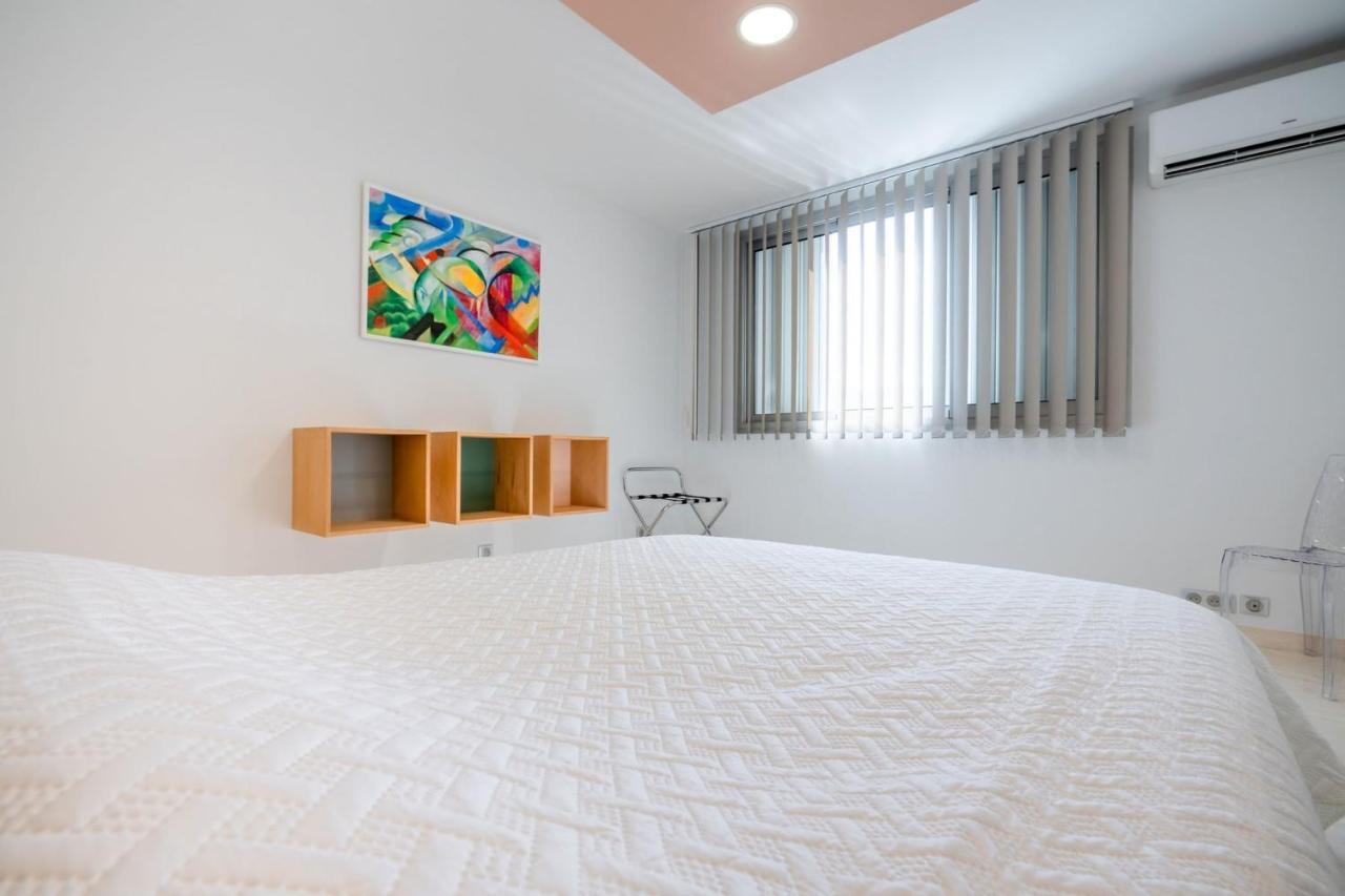 2-bedroom In Grand Apartment *