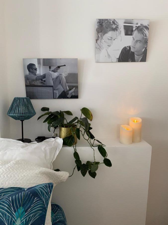 30 M2 Hyper Centre, Neuf, Parking Gratuit, 3 étoiles *