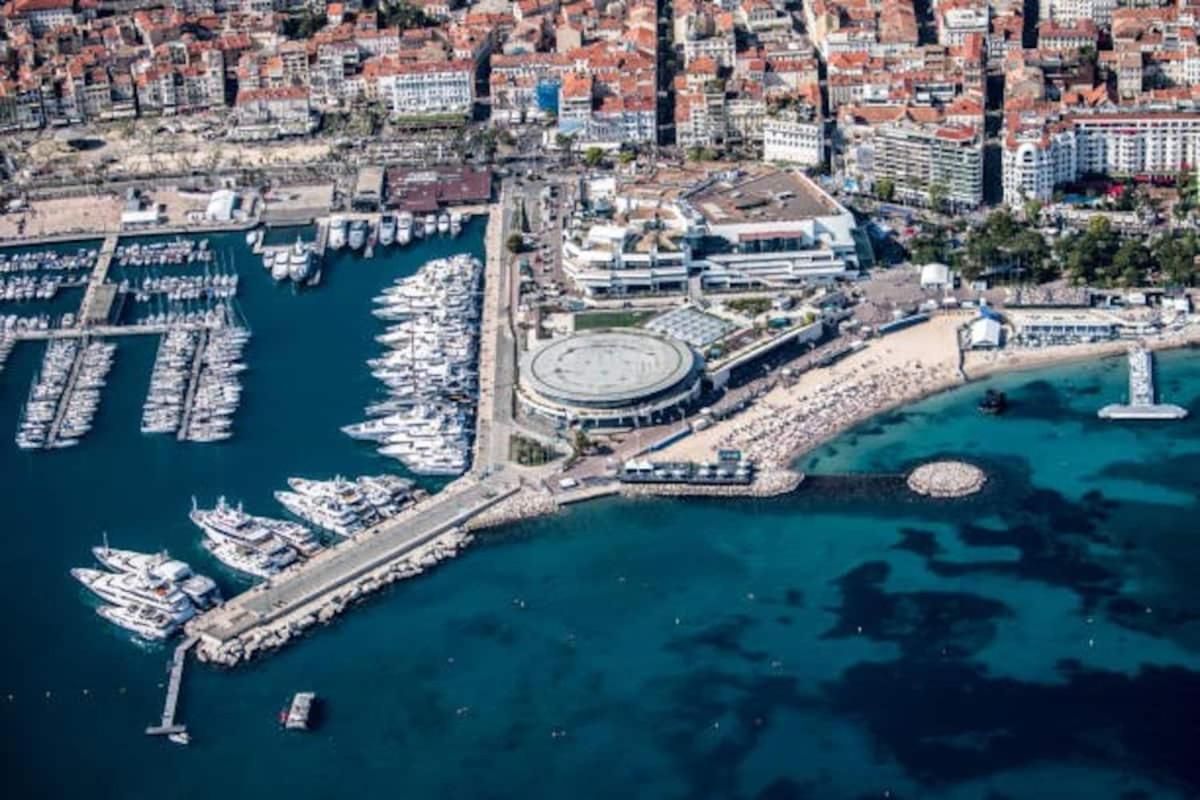 Apartment 2mn/45m2/vue Mer/inernet/clim/parking Prive Cannes