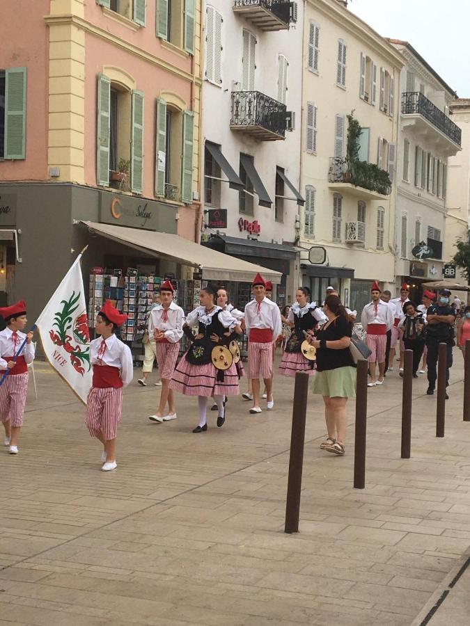 Lisa V Cannes