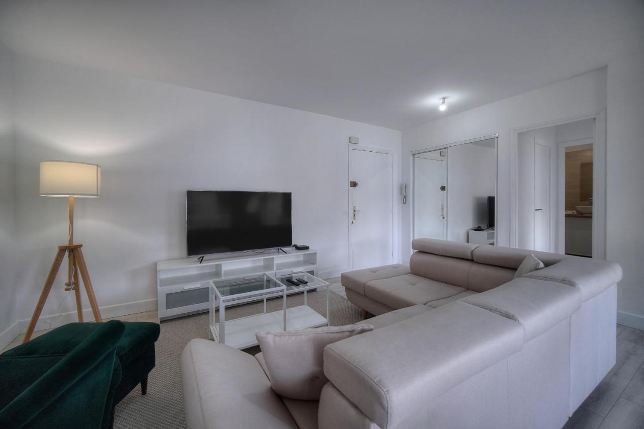 Apartment Immogroom - Terrace - Near Shops - Parking - Wifi - Ac Livingroom *