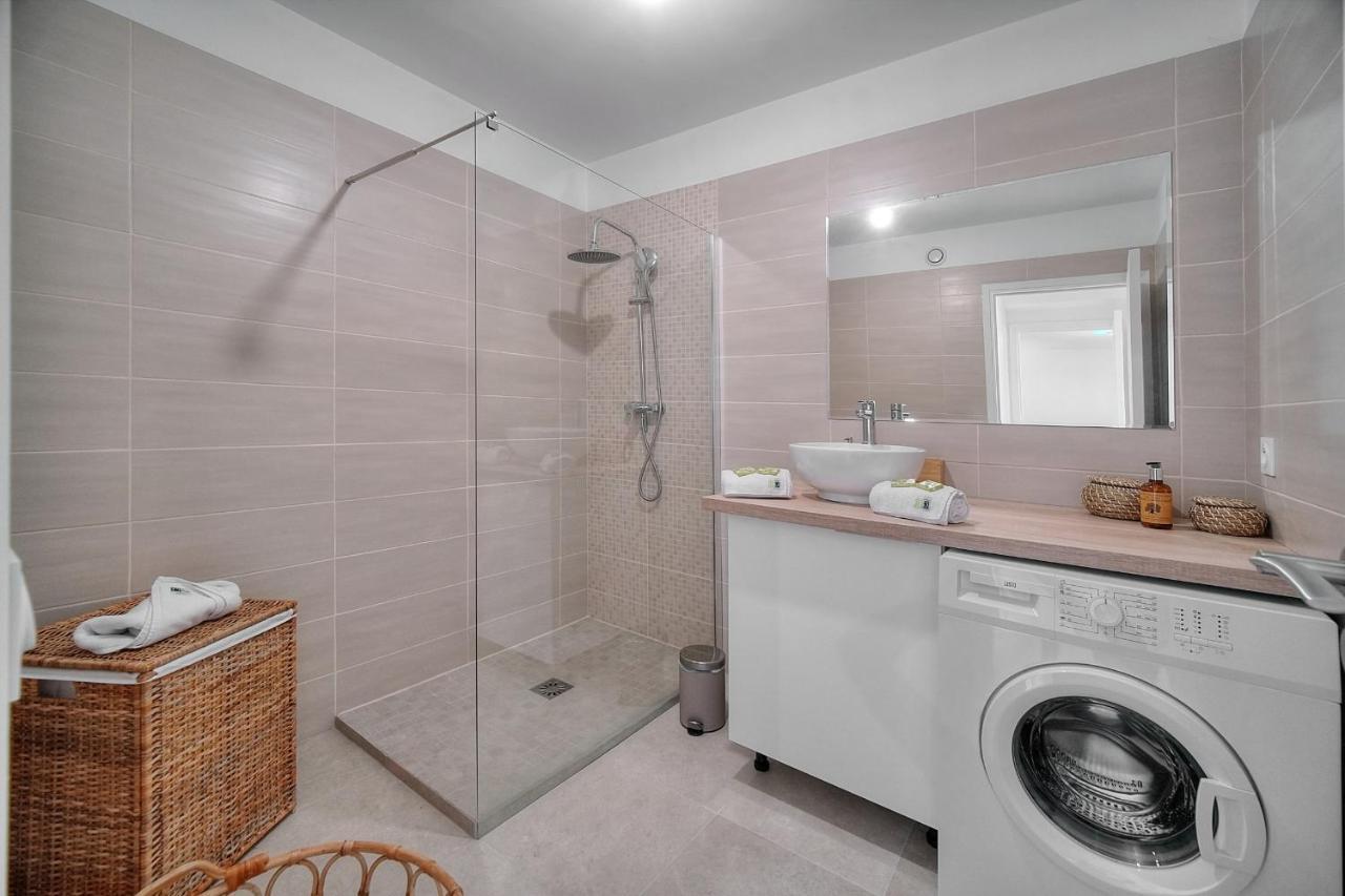 Immogroom - Terrace - Near Shops - Parking - Wifi - Ac Livingroom Cannes