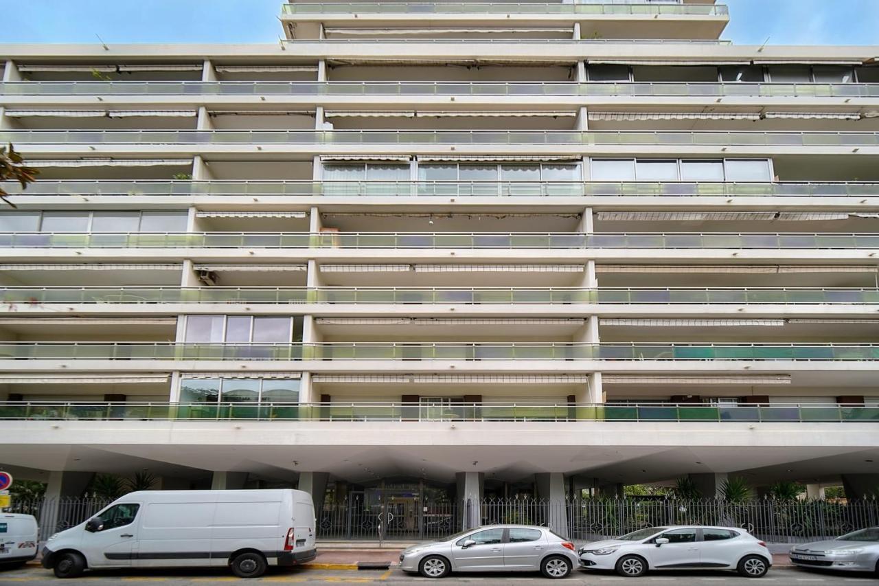 Immogroom - Terrace - Near Shops - Parking - Wifi - Ac Livingroom *