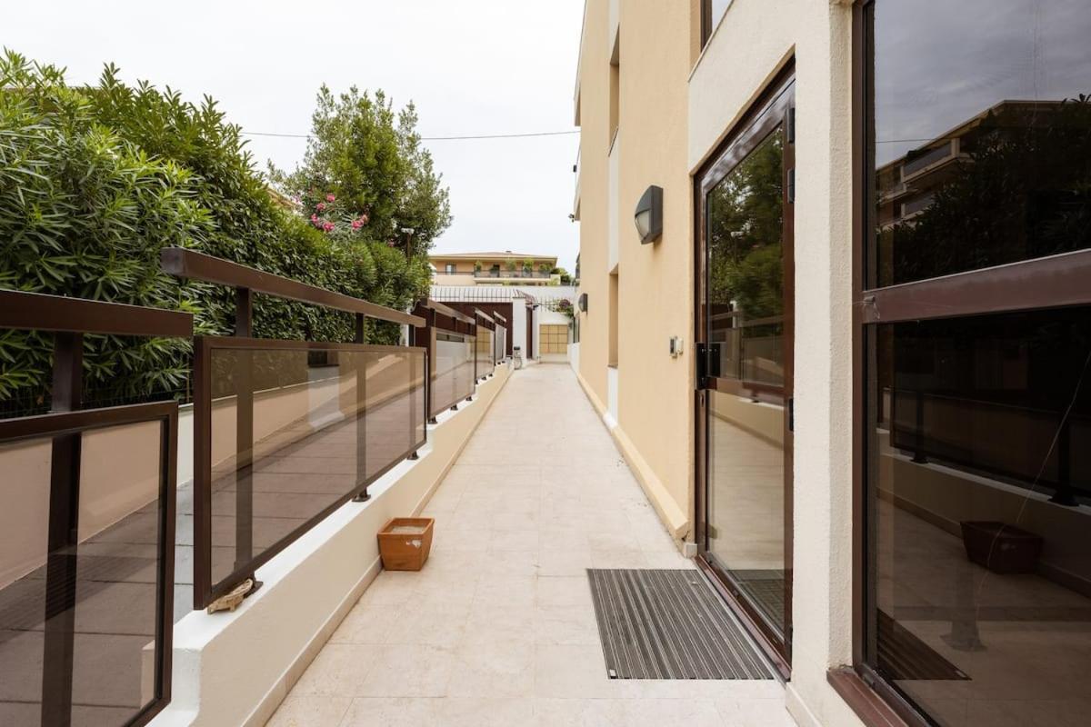Mi Casa Tu Casa - Pg * Cannes
