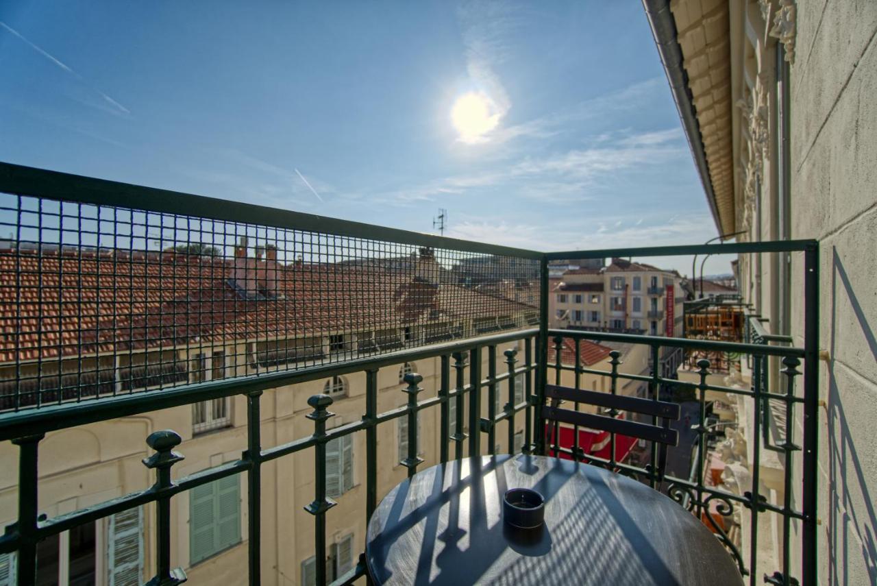 Superbe 3 Pieces Refait A Neuf Classe 4 Etoiles Avec Ascenseur Et Balcon A Pied De La Et Du Palais Des Festivals Apartment