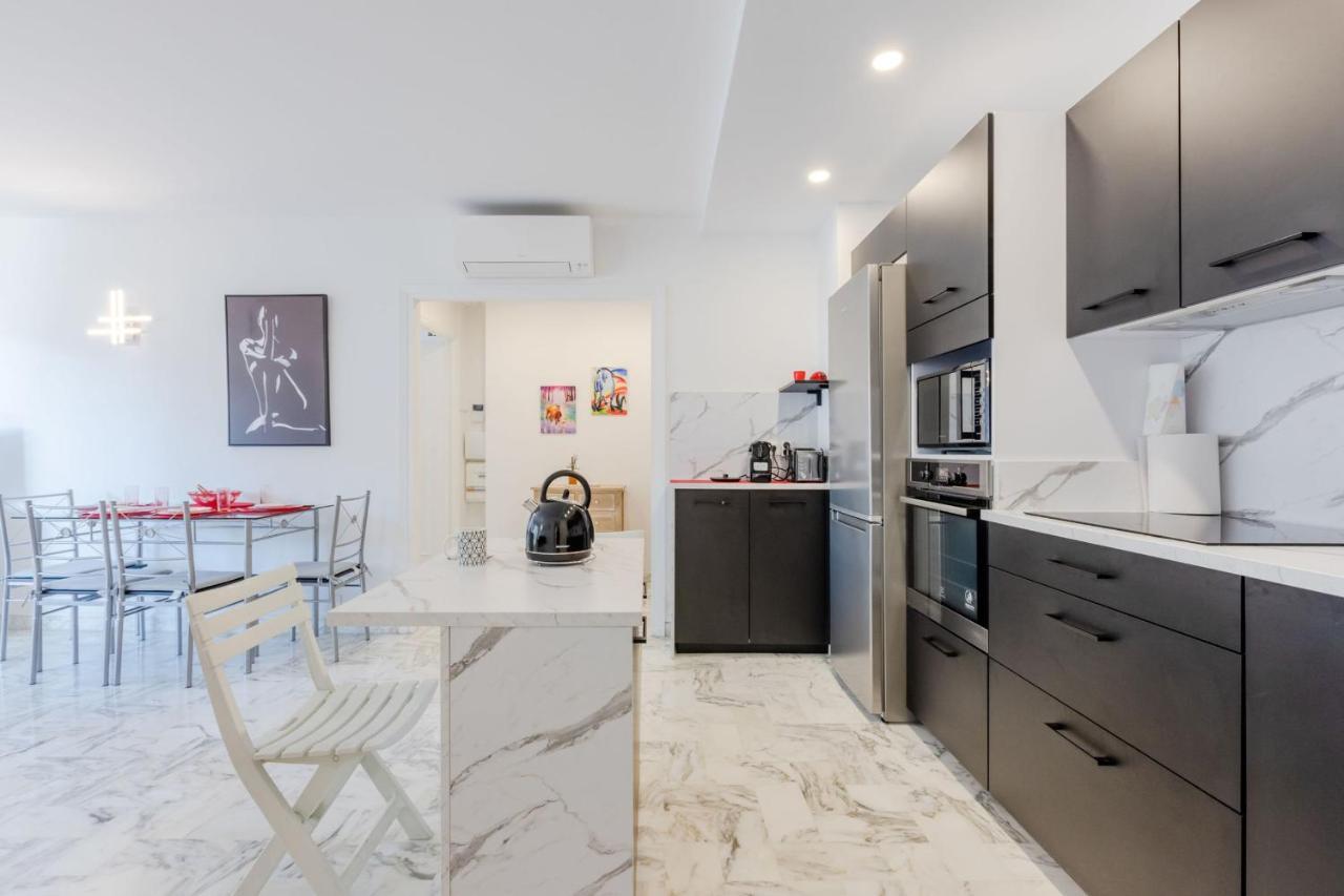 Renovated 3-room In A Leafy Park *