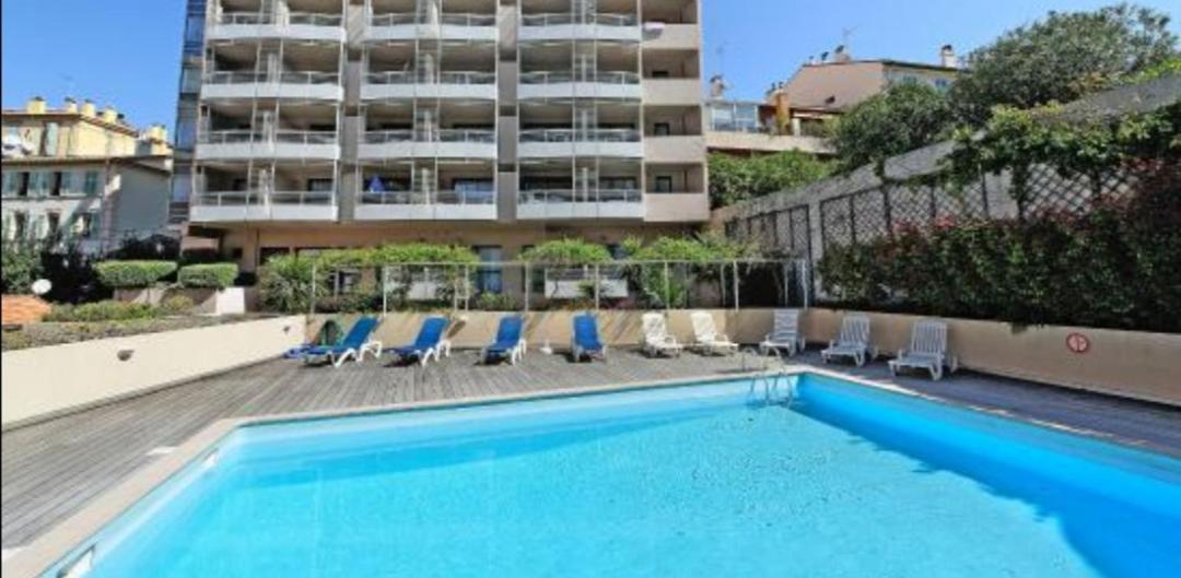 Pool Apartment