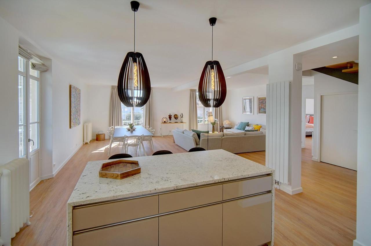 Immogroom - Magnificent 180m Duplex - Parking - Air Conditioning Apartment