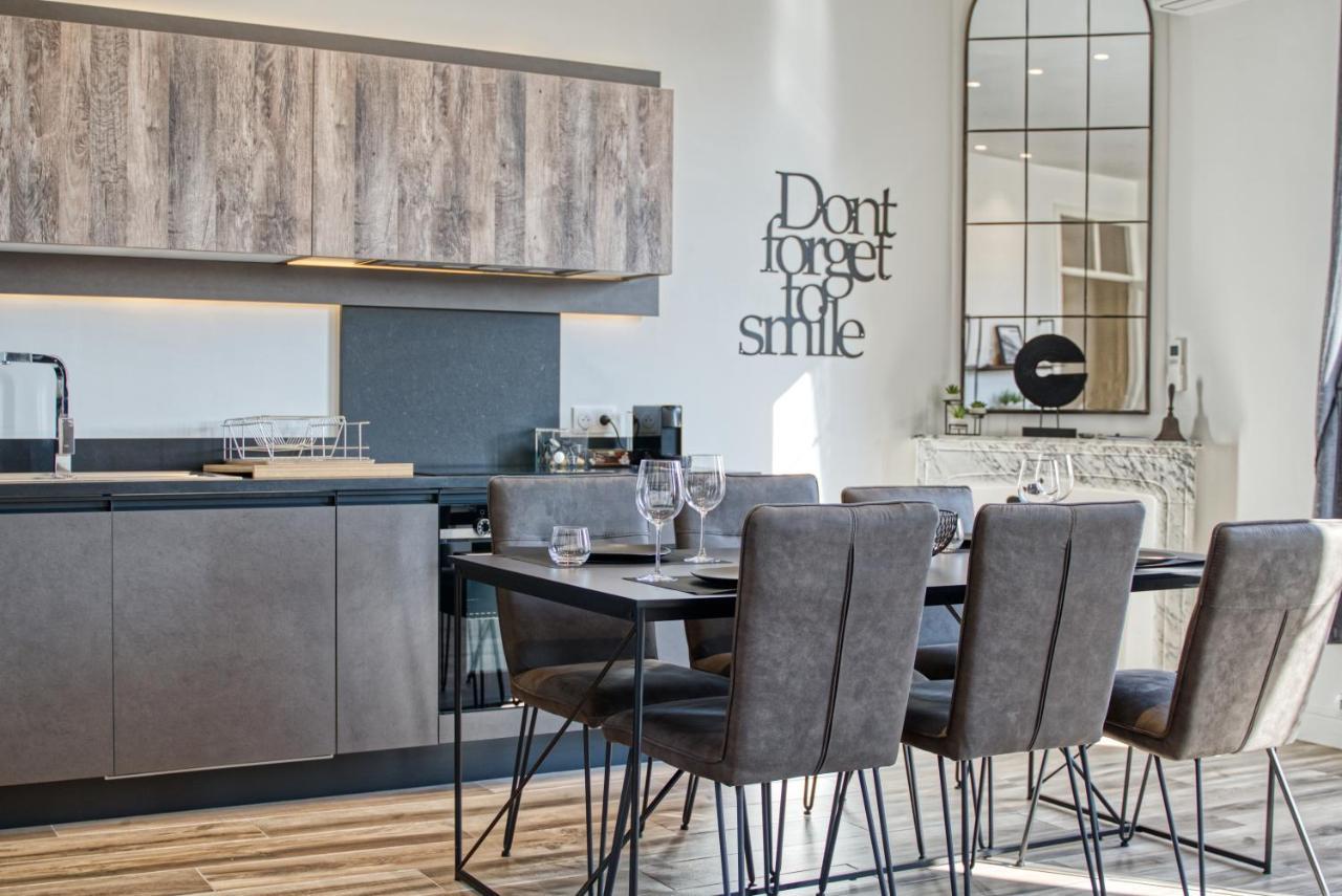 Apartment Superbe 3 Pieces Refait A Neuf Classe 4 Etoiles Avec Ascenseur Et Balcon A Pied De La Et Du Palais Des Festivals *