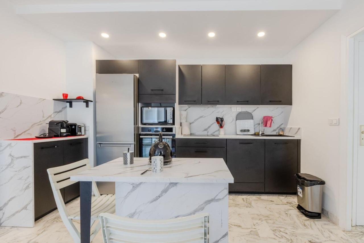 Renovated 3-room In A Leafy Park Cannes