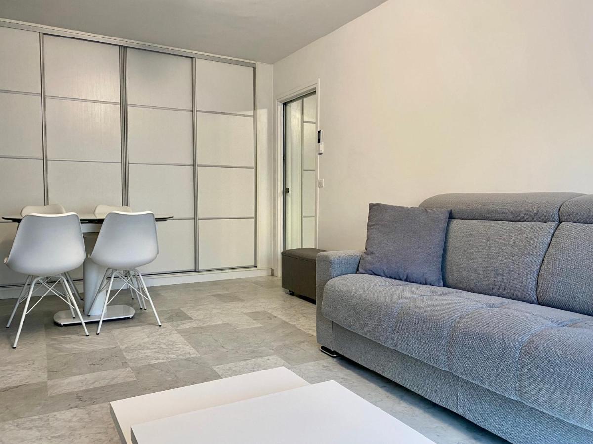 Apartment Ravissant T2 Residence Le Creezy Climatise Avec Fibre. *