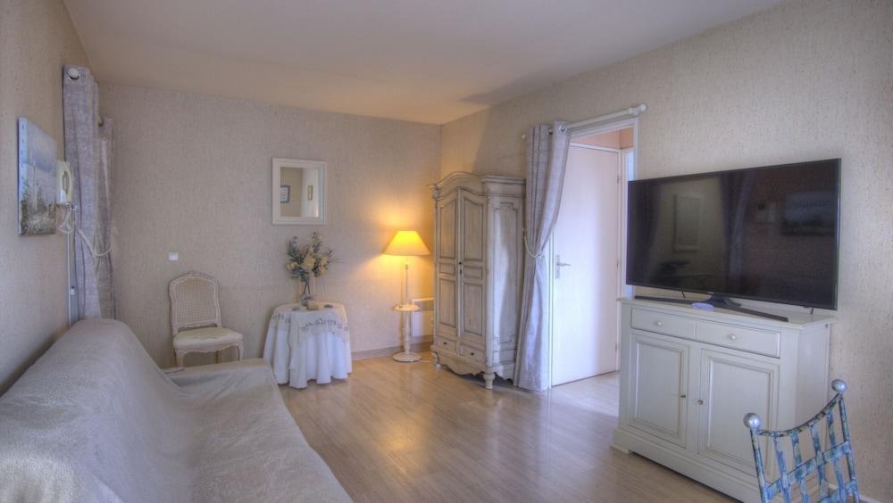 Hotel Lutetia 2*
