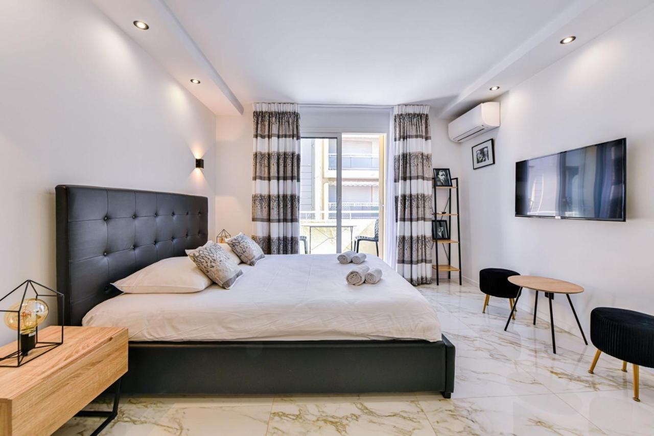 Large - 50m - Terrace Sea View *