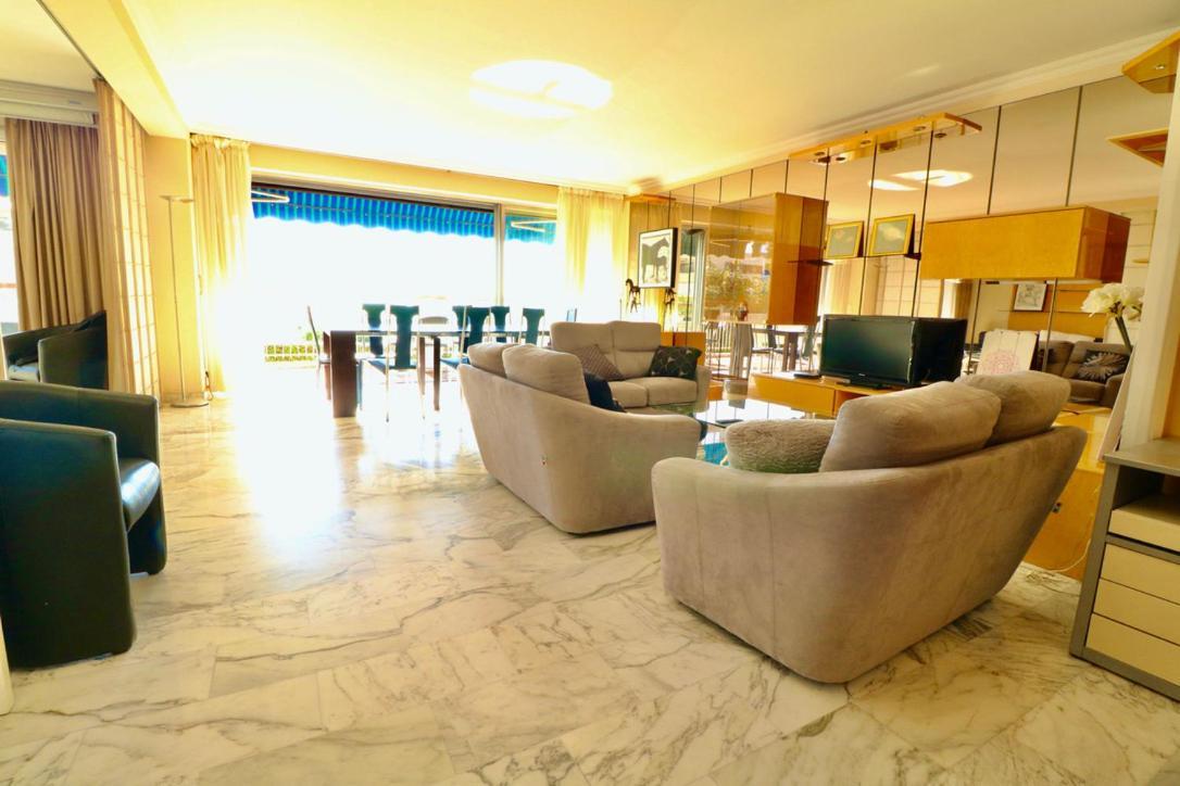2, 3 And 4 Bedroom Sea View Forville 5 Mins From The Palais Apartment