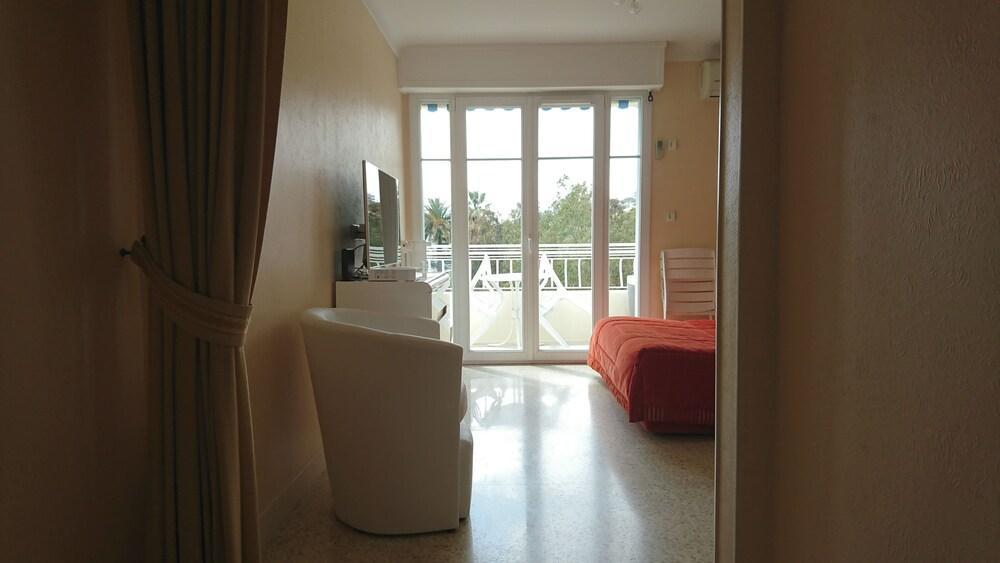 Apartment 3 Etoiles Vue 150m Plages Parking Clim Wifi Cannes