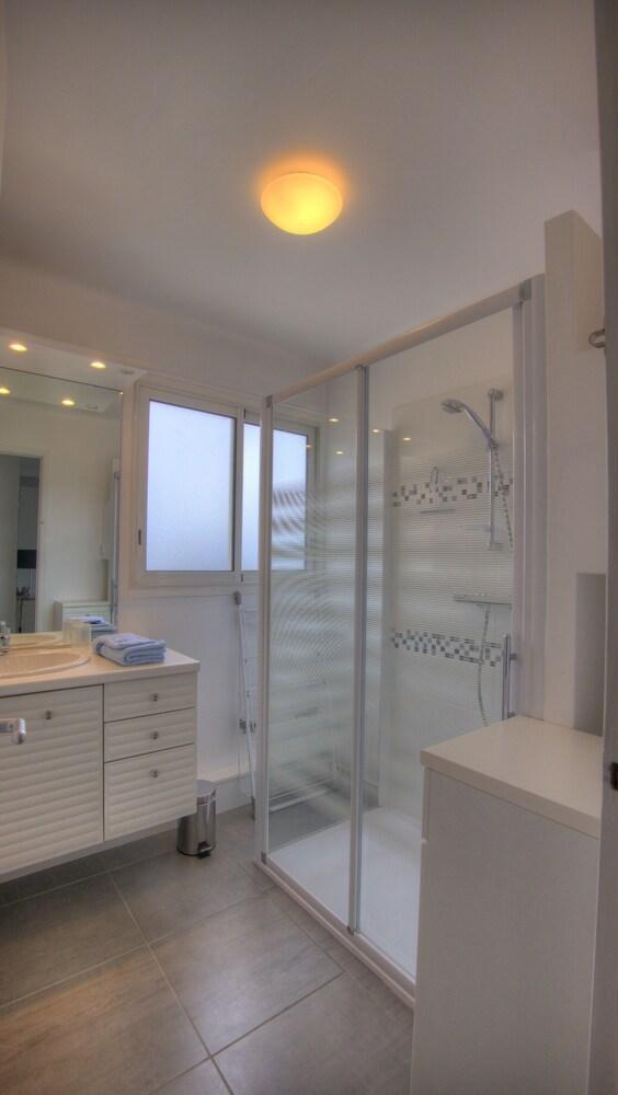 Apartment 3 Etoiles Vue 150m Plages Parking Clim Wifi Cannes
