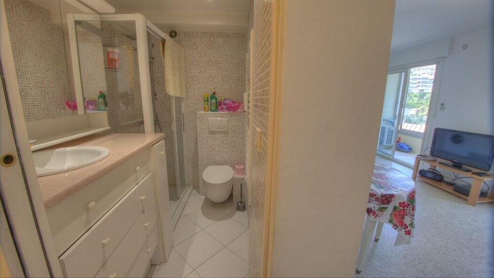 Apartment 3 Etoiles Vue 150m Plages Parking Clim Wifi Cannes