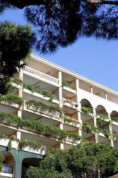 Pierre Apartment