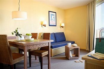 Pierre Apartment *