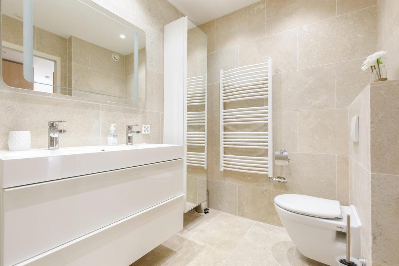 Carlton Area Xxl Luxe 1 Bed With Large Terrace Apartment *