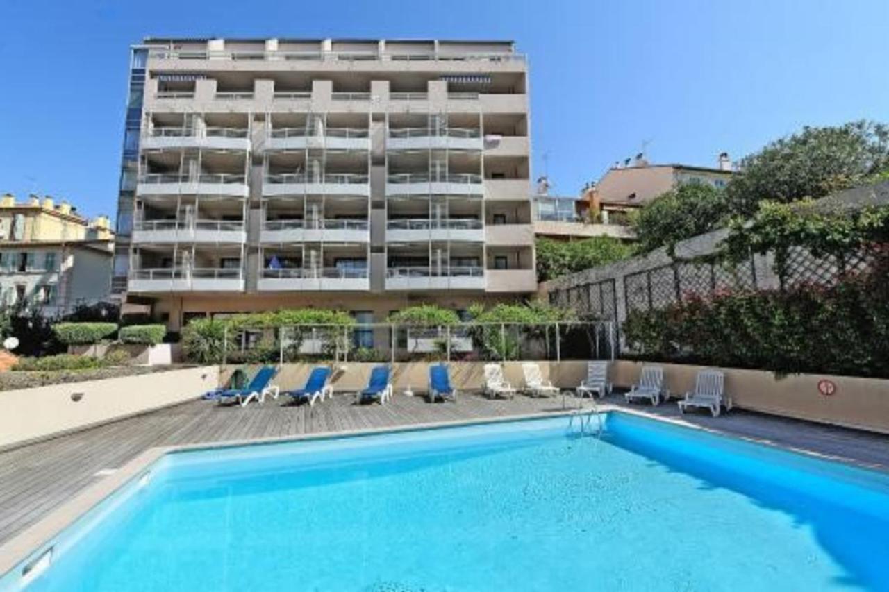 Nice Apt For 4 In *