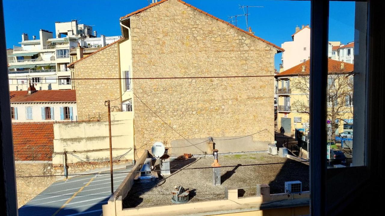 Studio En Plein Centre De Appartement