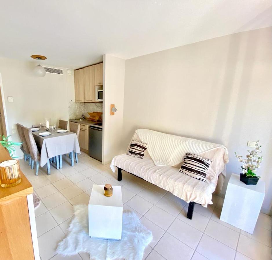 Apartment Cannes, Formidable T2 Avec Piscine A 2 Min De La Mer