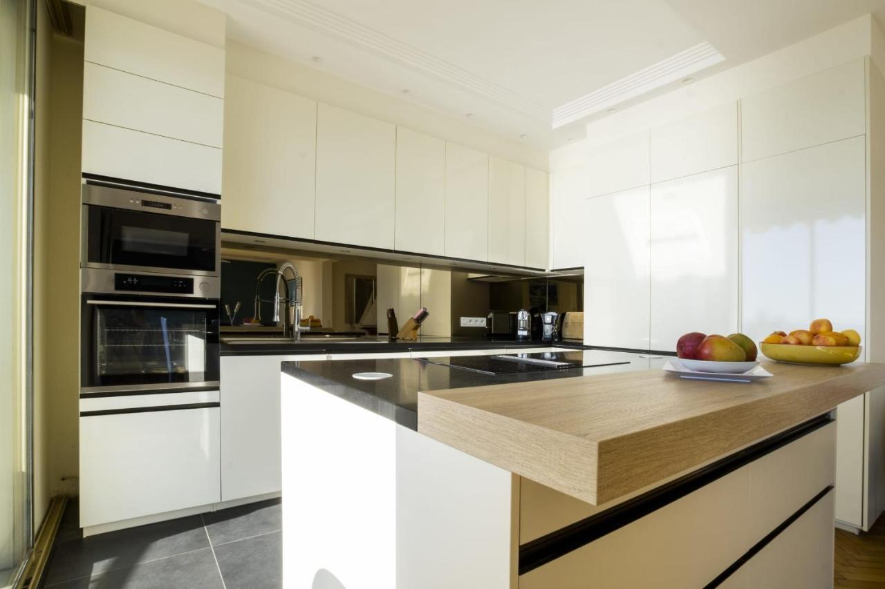 3-br Sea View By The Beaches Apartment Cannes