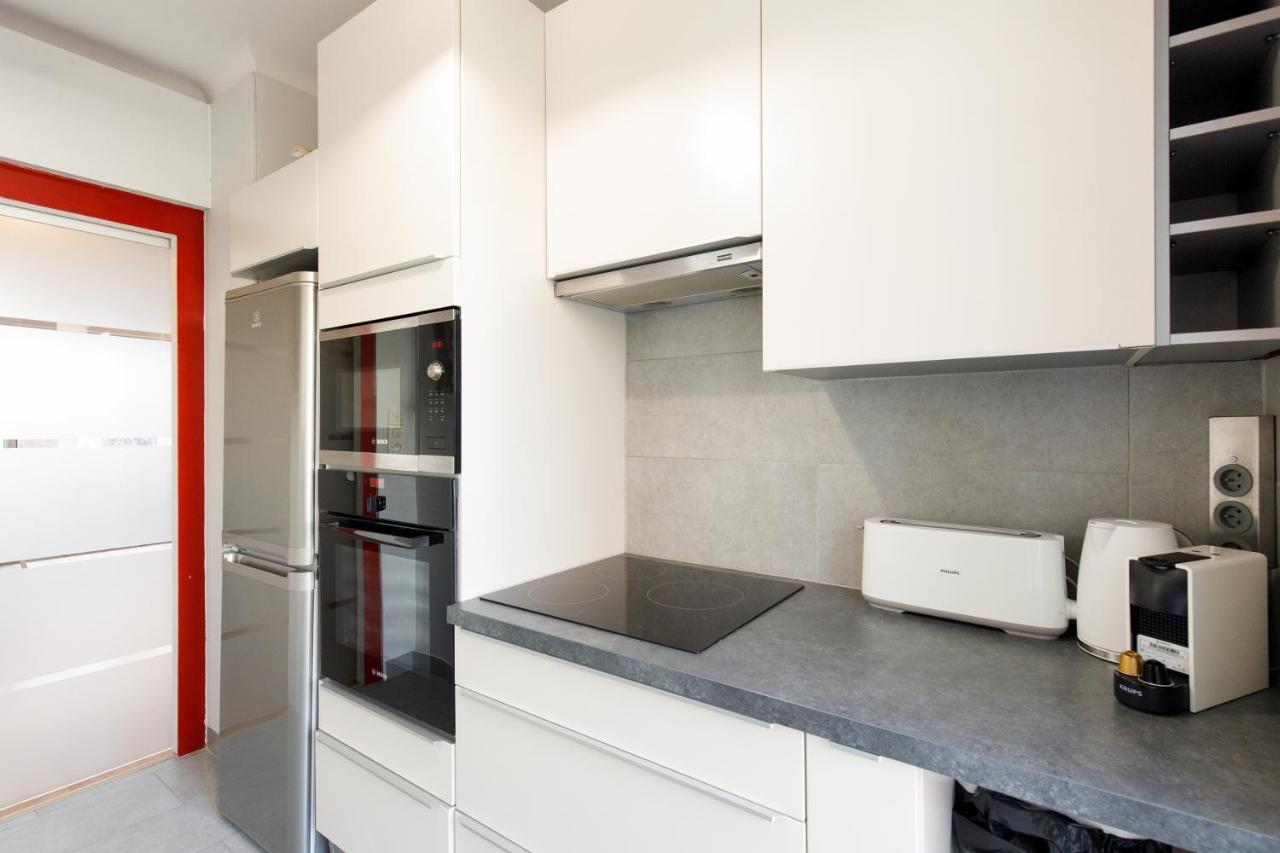 Apartment A Yourhosthelper *