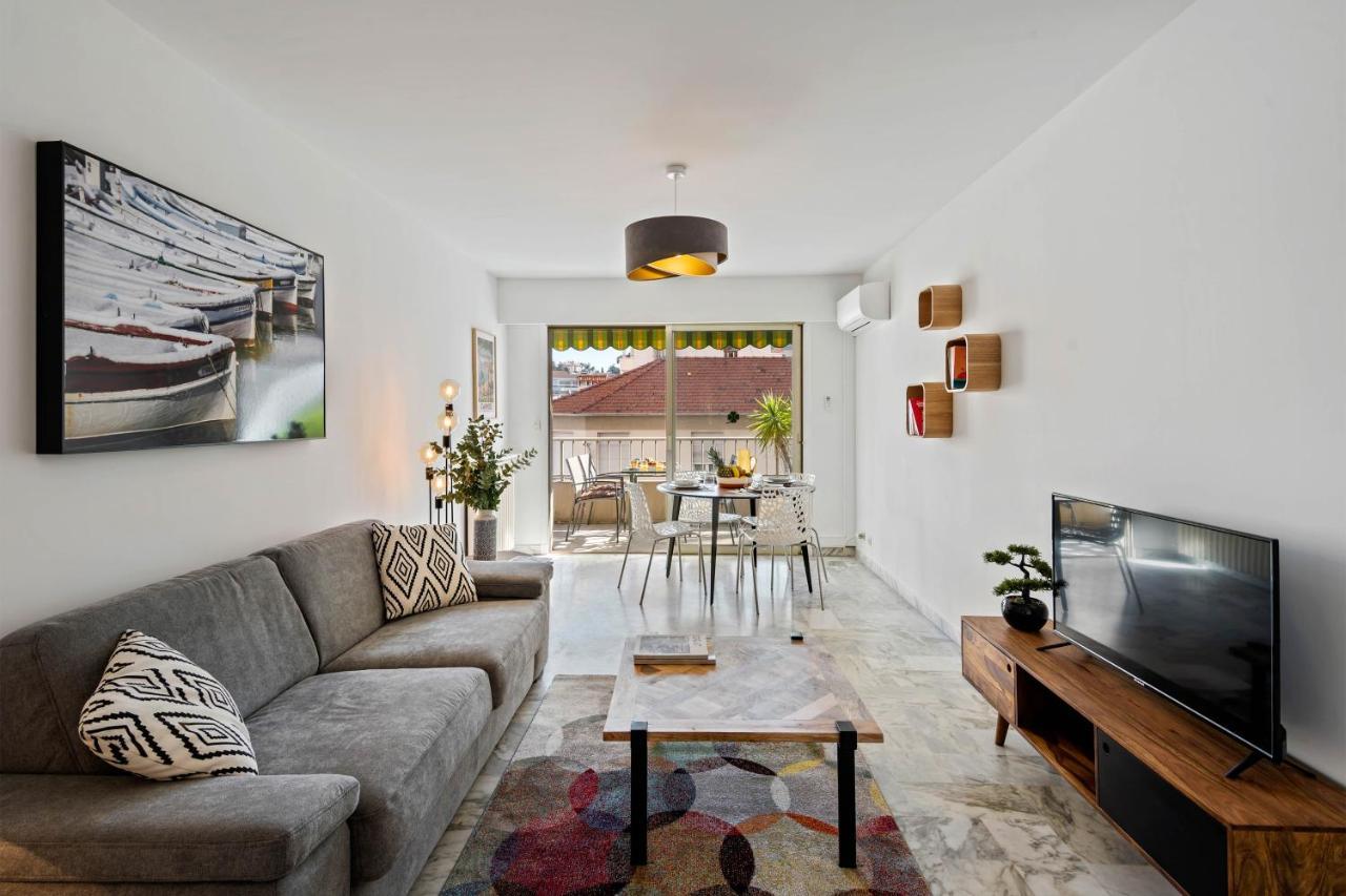 Majestic Apartment *
