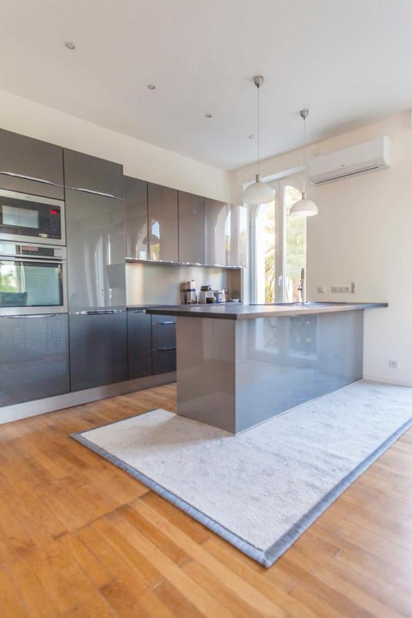 Close Croisette-modern-a/c-congress-beaches Appartement Cannes