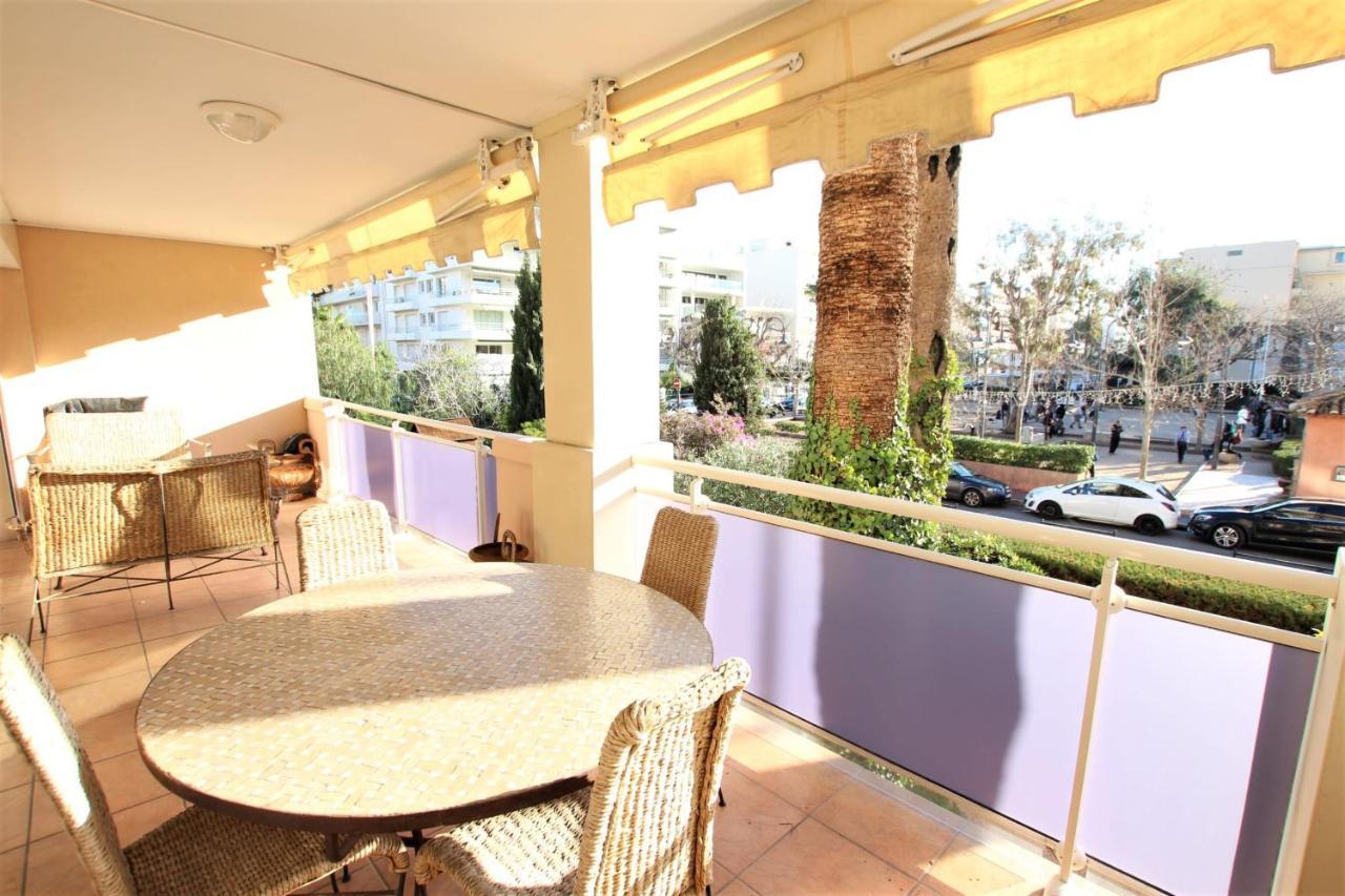 Apartment 2 Bedrooms2 Bathroomsterrace Equipped In Palm Area *