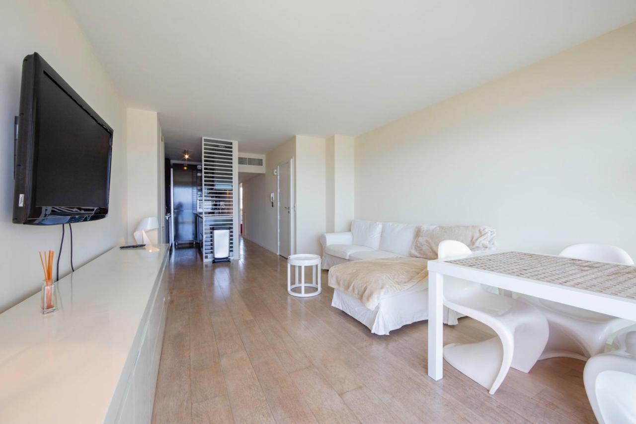 Apartment 70 M2 Face A La Mer, Dernier Etage, Au Bord Des Plages *