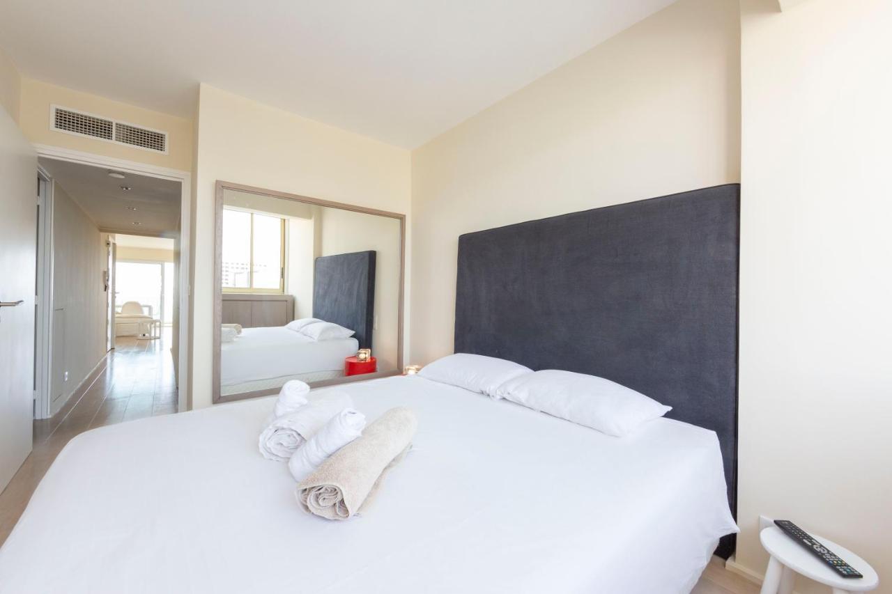 Apartment 70 M2 Face A La Mer, Dernier Etage, Au Bord Des Plages *