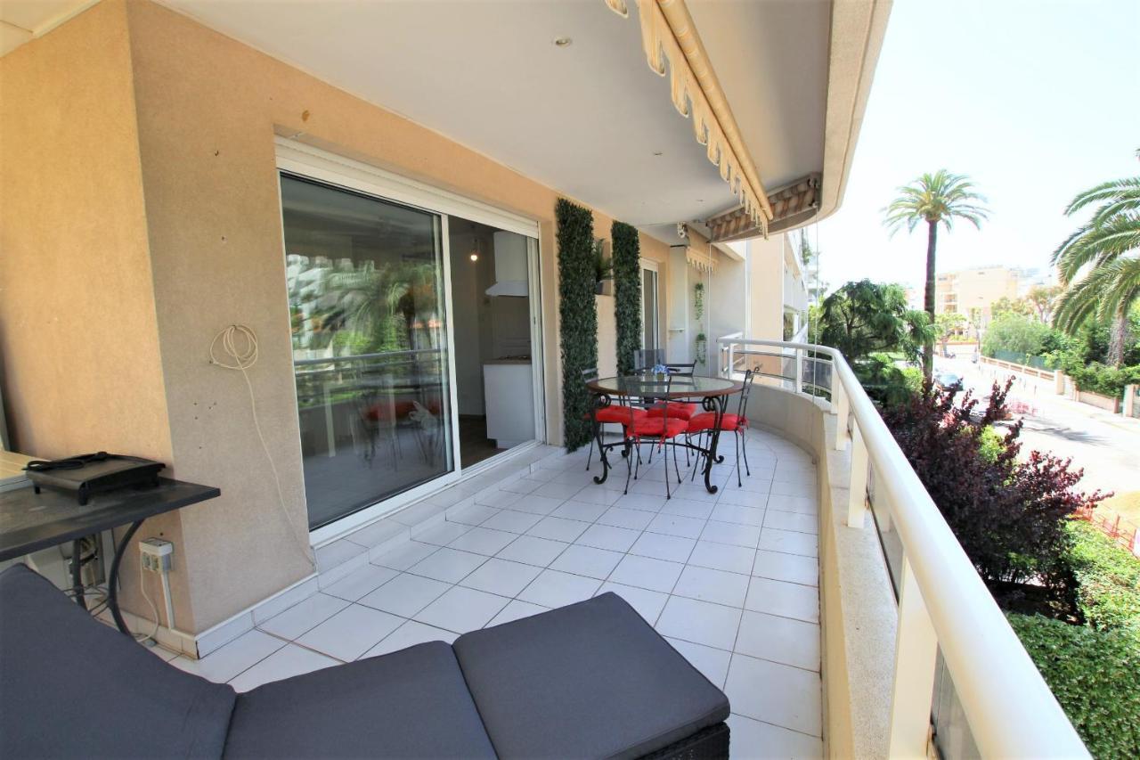Apartment Climatise Bord De Palm Avec Grande Terrasse Cannes