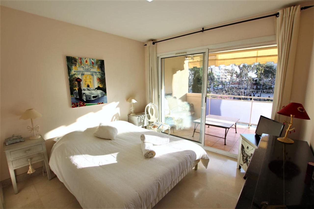 Apartment 2 Bedrooms2 Bathroomsterrace Equipped In Palm Area *