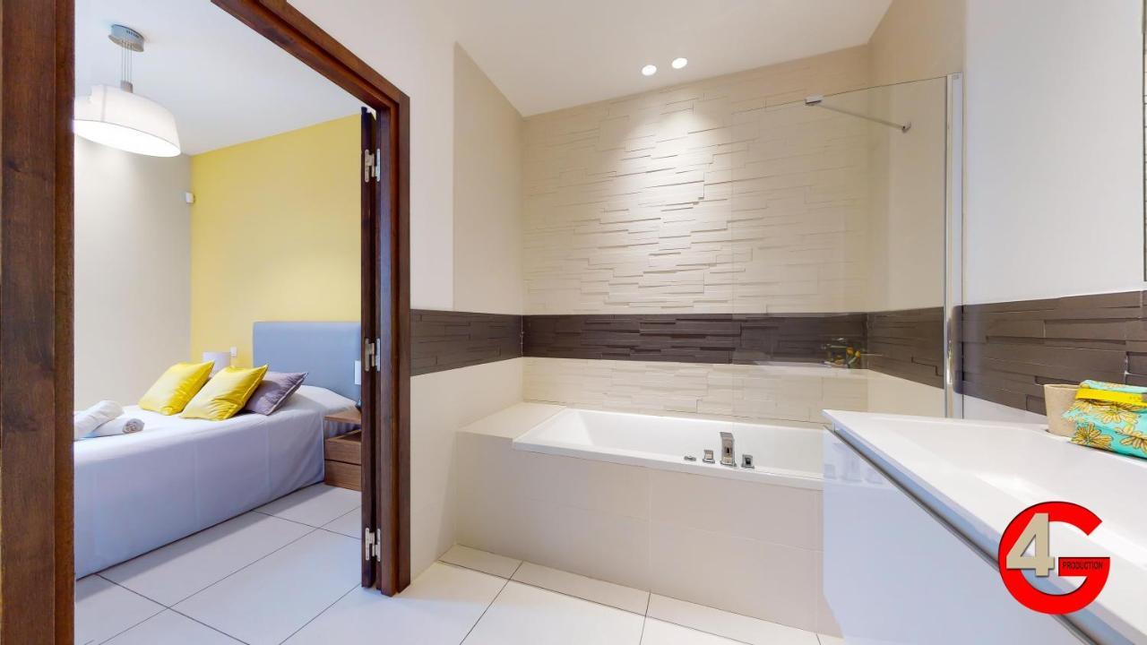 The Pool House Apartment *