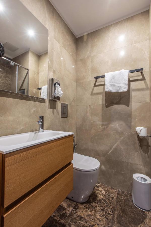 Apartment Lb Vacation I Penthouse 1br - Center - Marche Forville - 5 Min Palais, Croisette & Plages Cannes