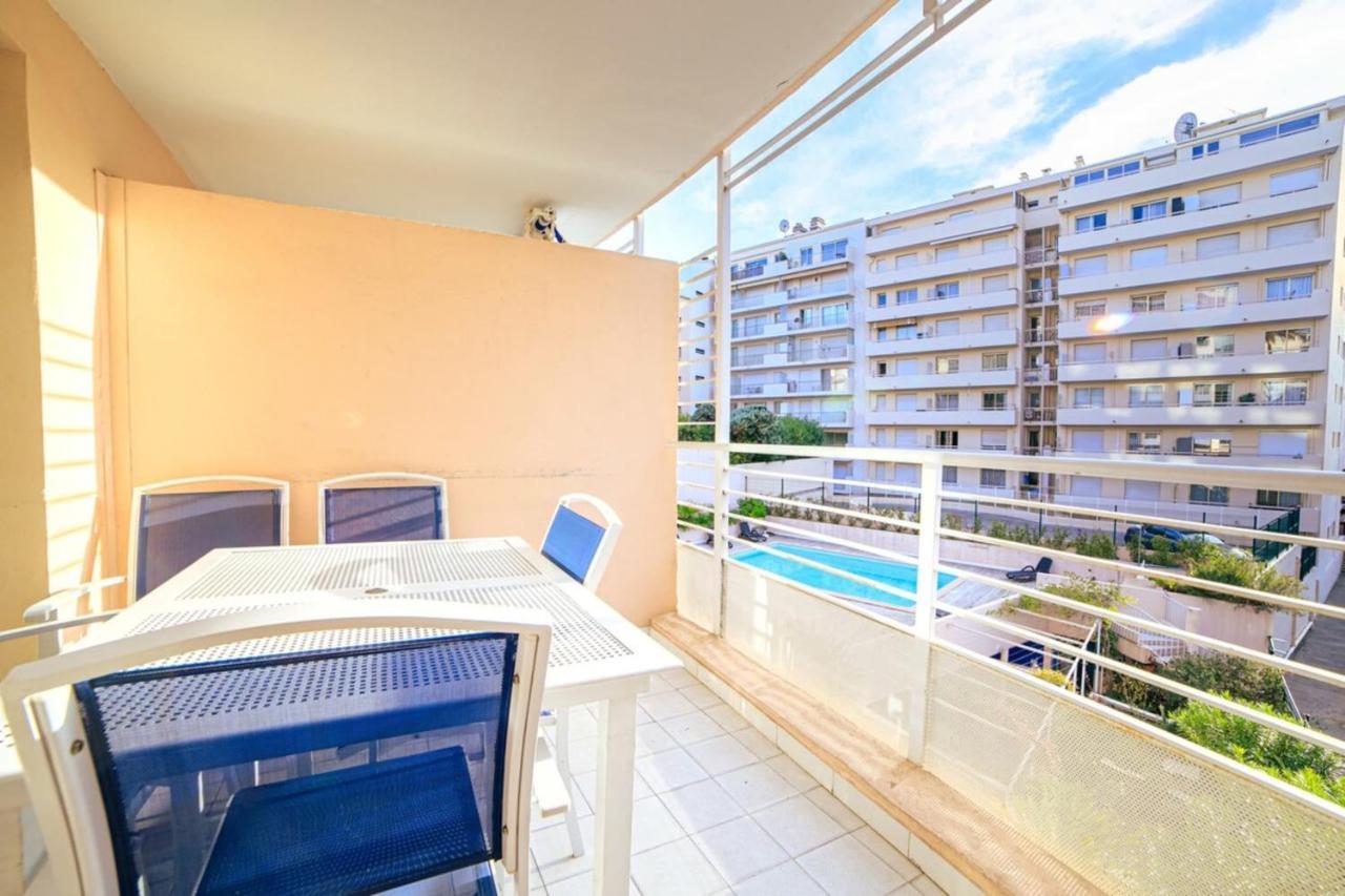 Apartment Air Conditioned With Furnished Terrace Swimming Pool & Parking *