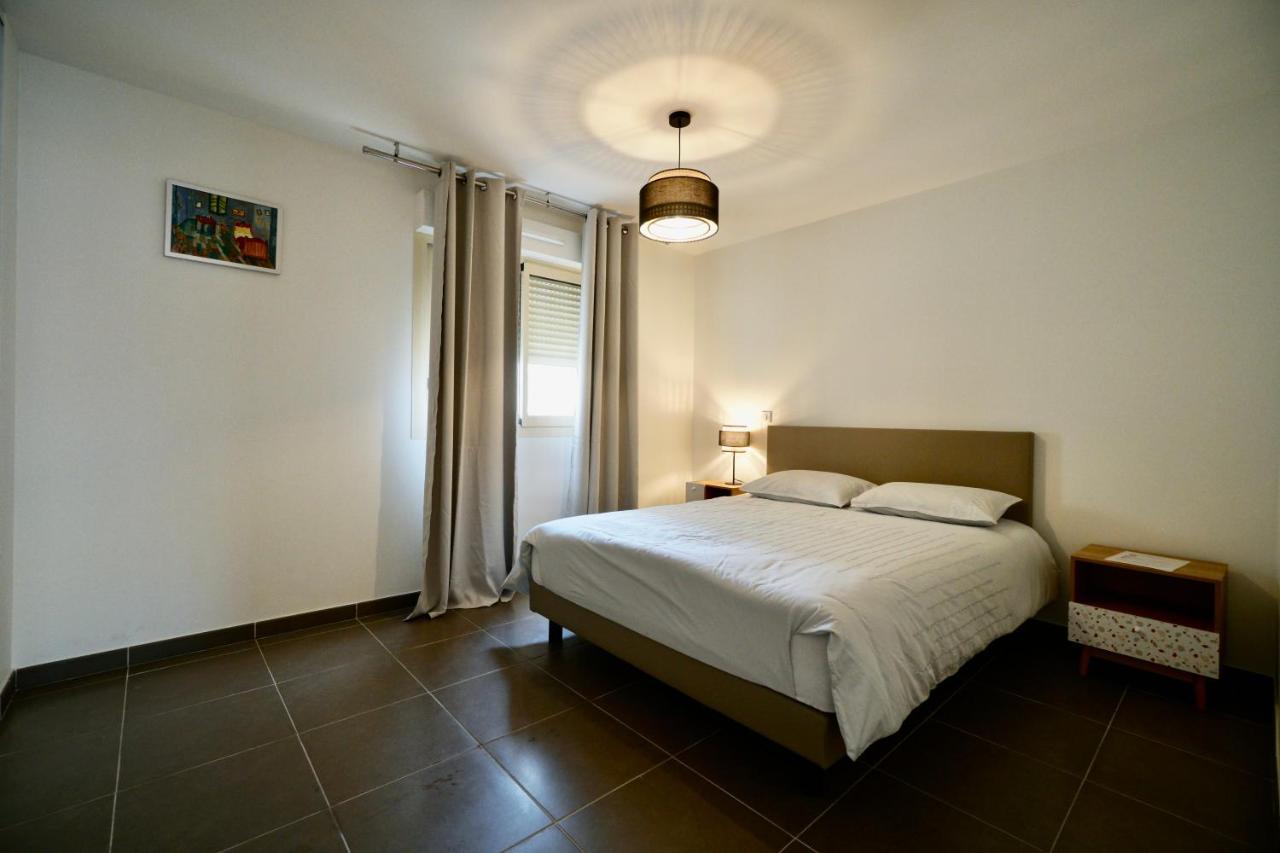 Montaigne Apartment