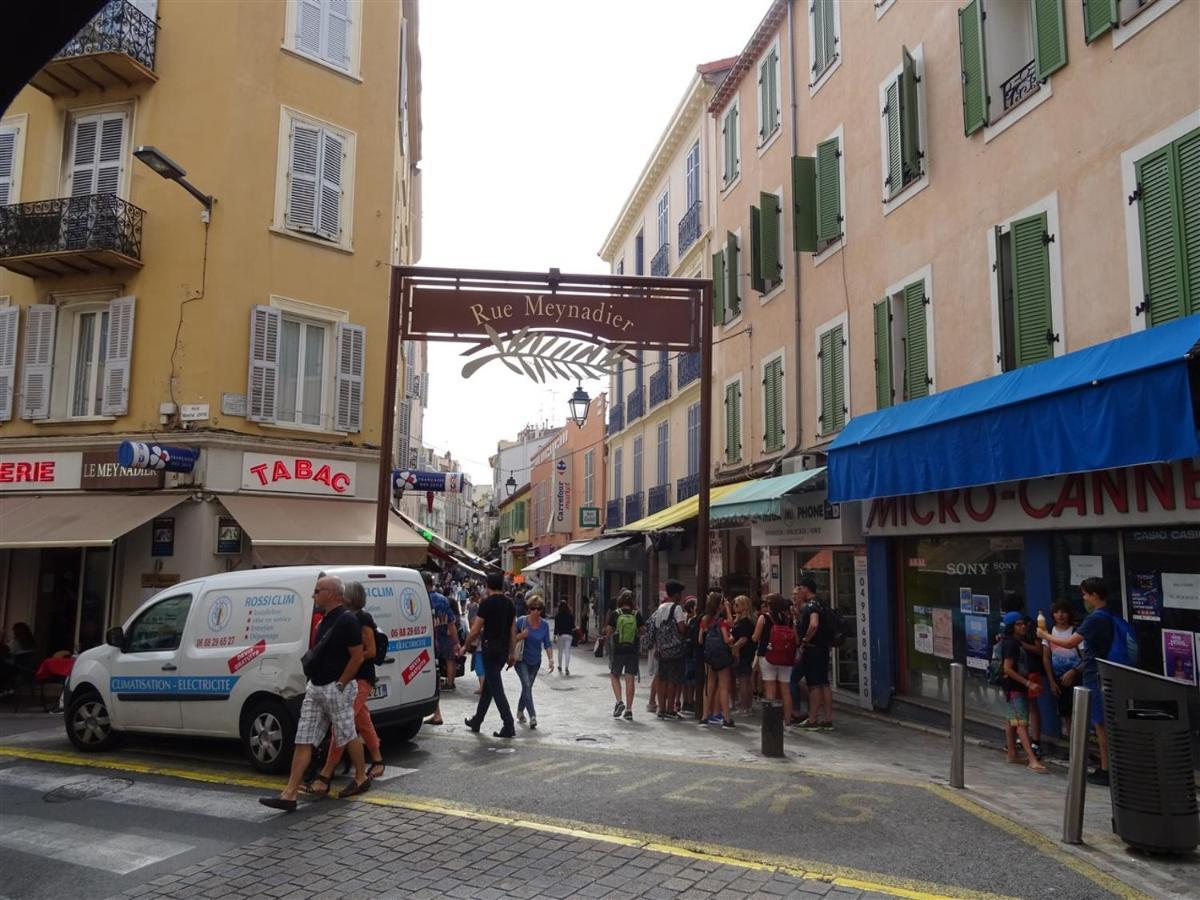 Rue St Antoine Cannes