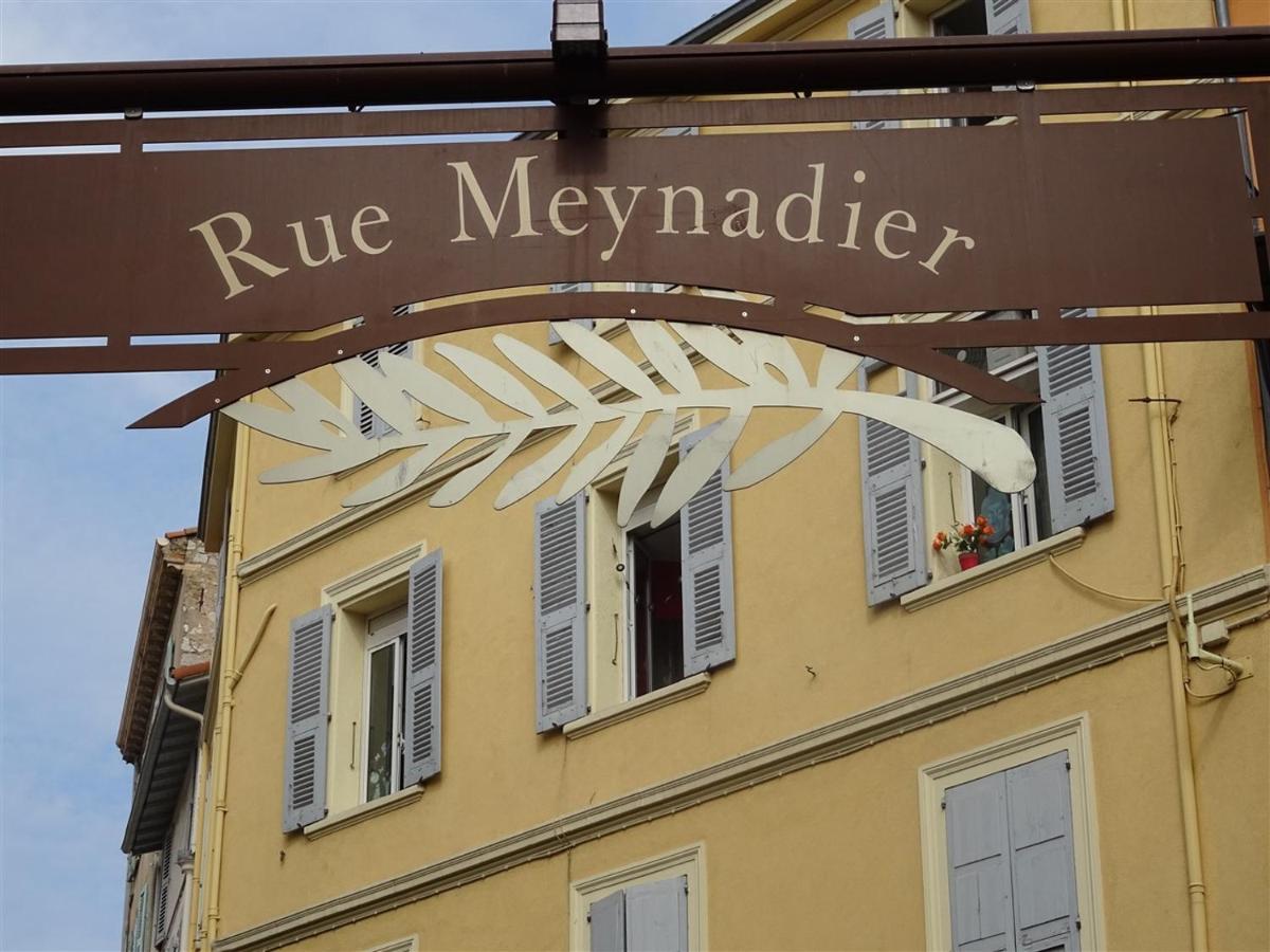 Rue St Antoine * Cannes