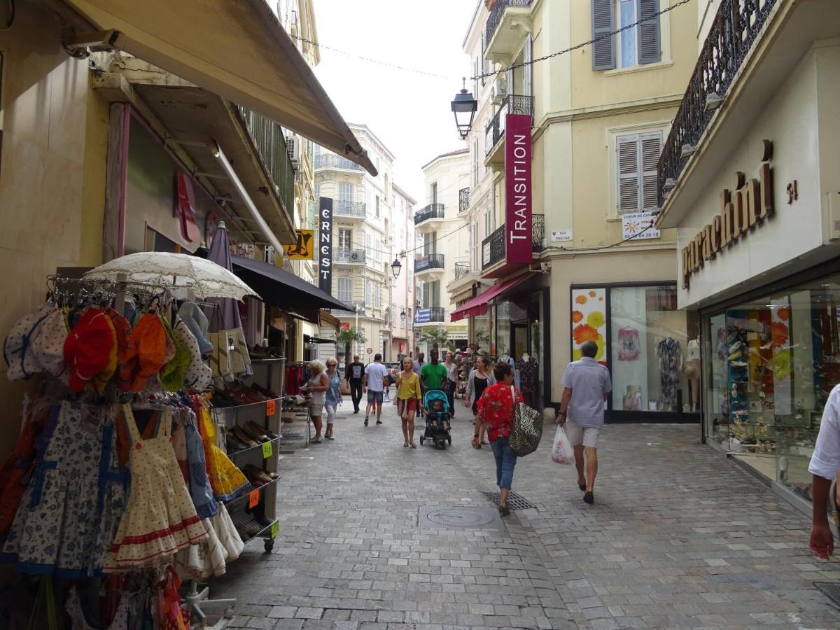 Rue St Antoine