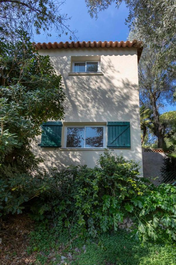 Atypical Tiny House Of 40m2 Looking Over A Garden In The Center Of * Cannes