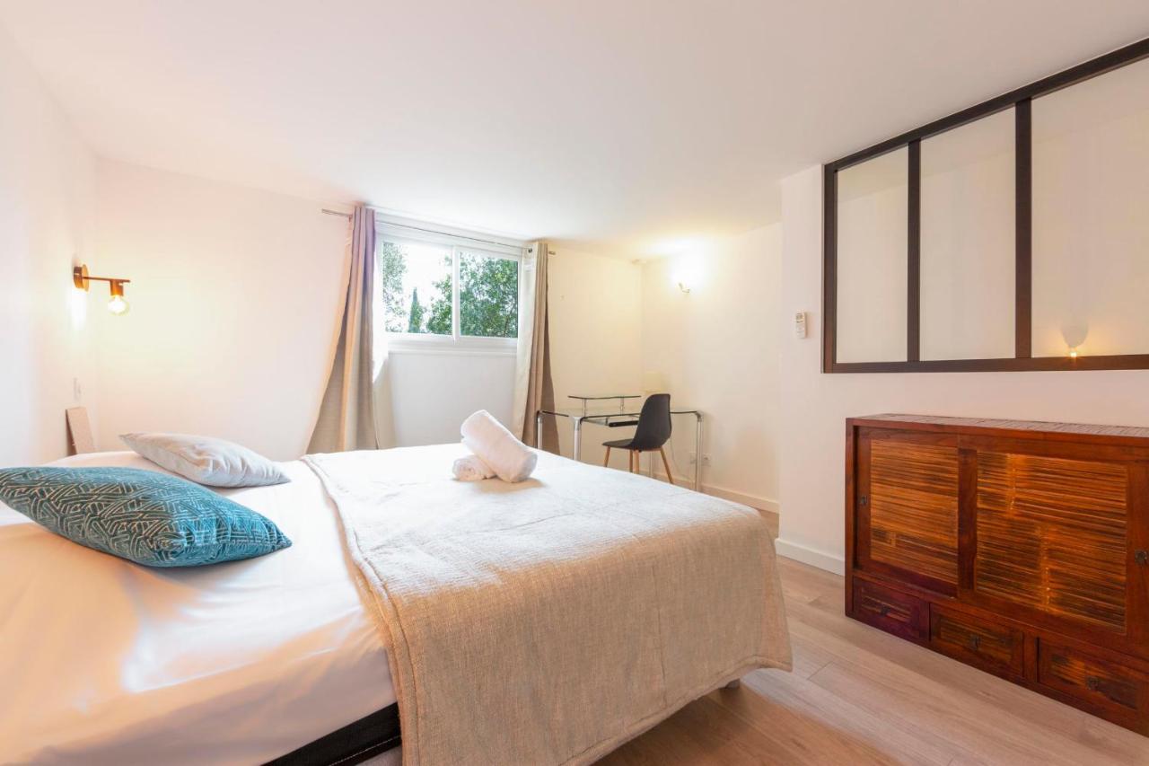 Atypical Tiny House Of 40m2 Looking Over A Garden In The Center Of