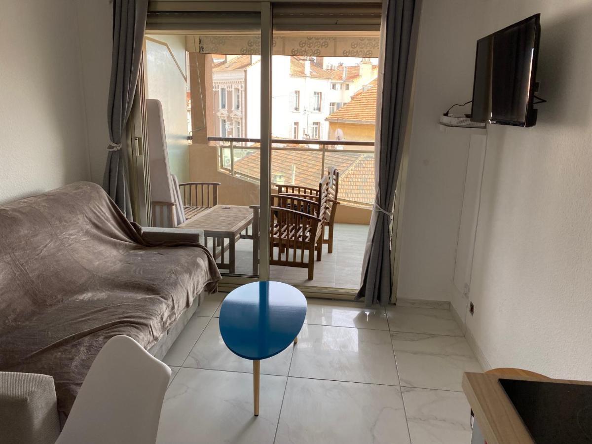 Centre 4 Personnes Cannes