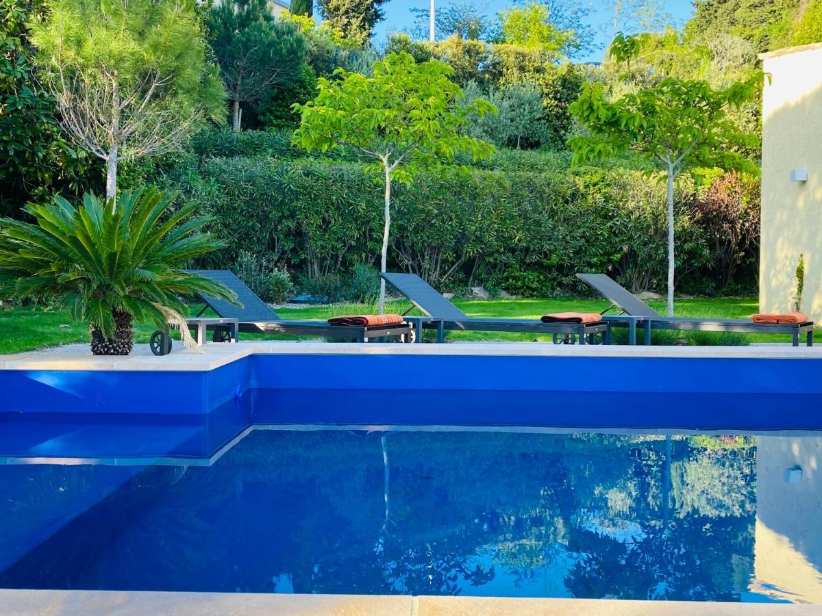 Luxury In With Swimming Pool & Sea View Villa