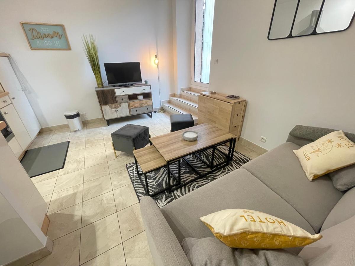 La Fontaine Apartment *
